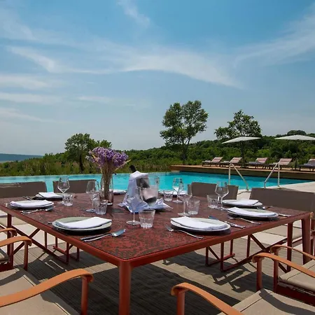 Stancija Baracija 우마그