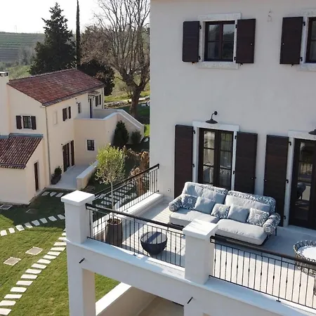 펜션 Stancija Baracija 우마그