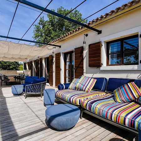 Stancija Baracija 우마그