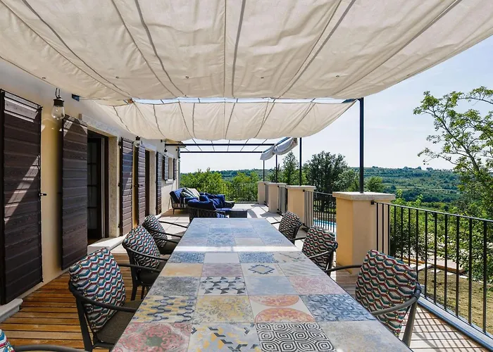 Ferienhaus Stancija Baracija *